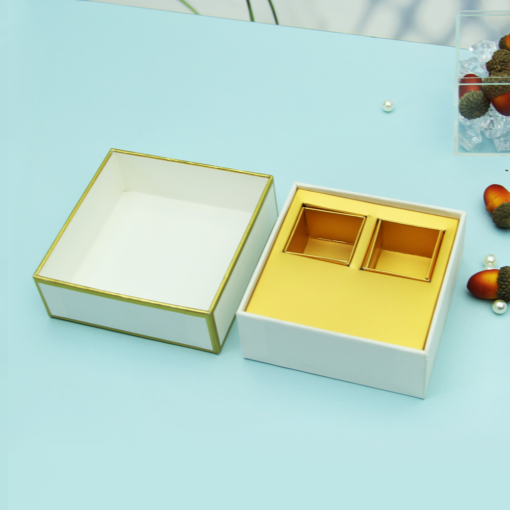 Кутия с 2 шоколадови бонбона