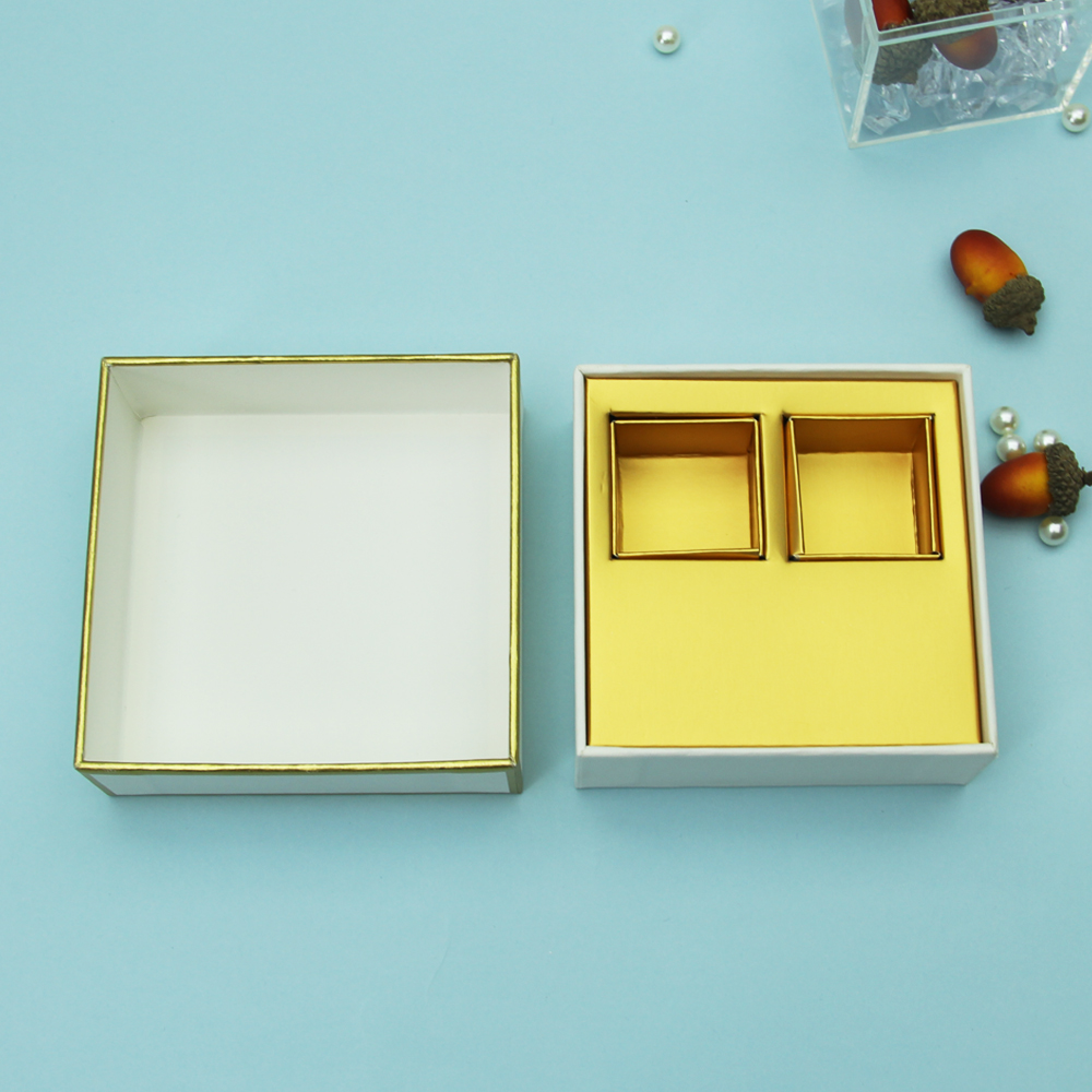 Кутия с 2 шоколадови бонбона