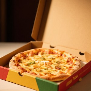 Var man kan köpa pizzakartonger av kartong: