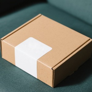 Nondik eraman ditzaket kartoizko kaxak nire ondoan: